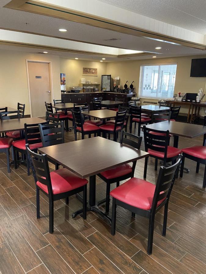 Red Roof Inn Sandusky - Милан Экстерьер фото