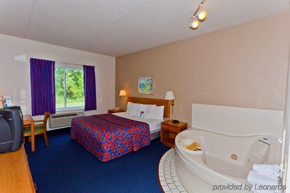 Red Roof Inn Sandusky - Милан Номер фото