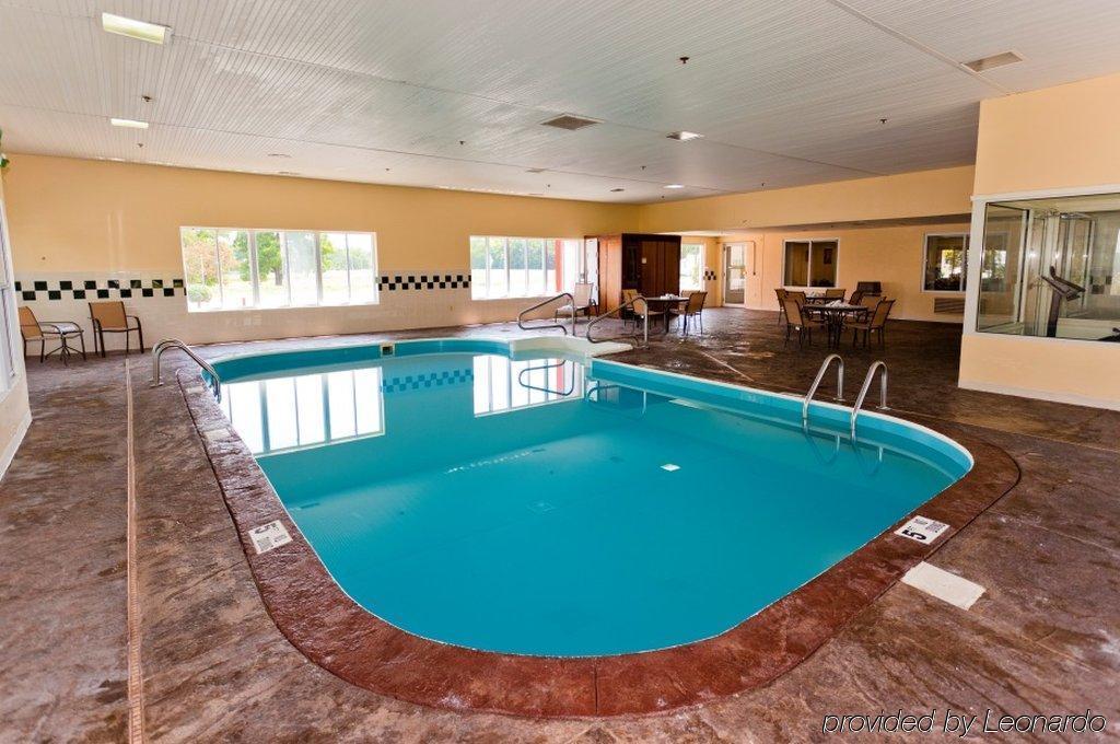 Red Roof Inn Sandusky - Милан Удобства фото